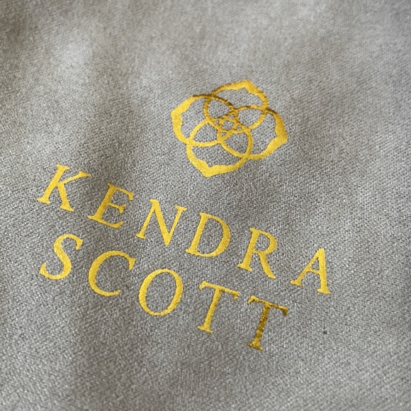 KENDRA SCOTT 5.5”x4.25” SOFT JEWELRY DRAWSTRING POUCH BAG LIT OF 4 - Picture 5 of 5